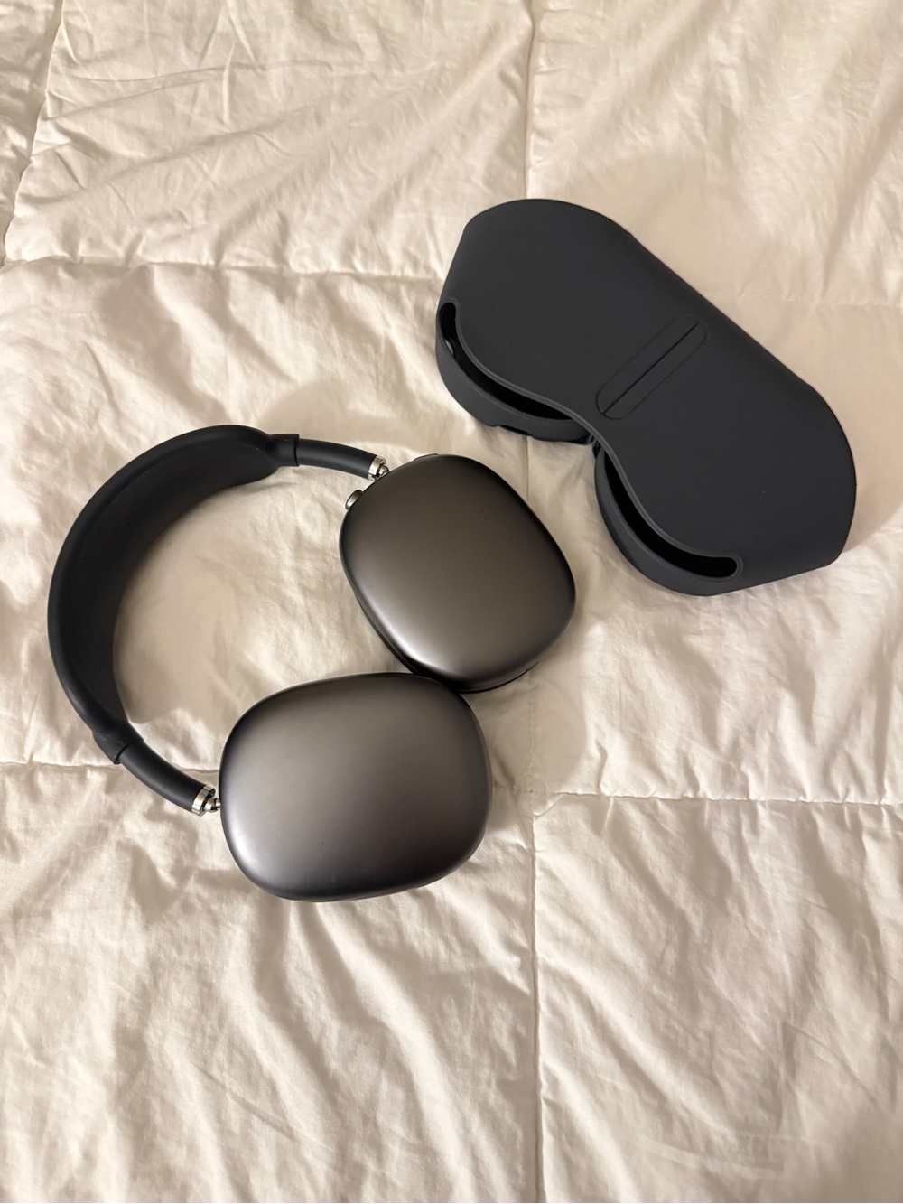 Apple AirPods Max Space Gray